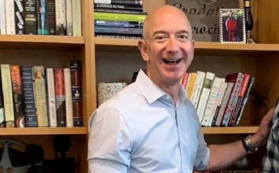 После развода Джефф Безос решил стать светской персоной