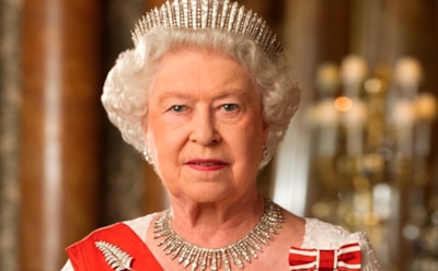 Елизавета II призналась, что носила брекеты ради красивой улыбки