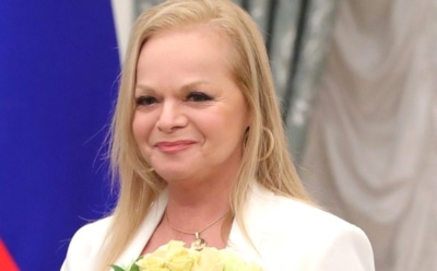 «Святая в пижаме»: в соцсетях раскритиковали образ Ларисы Долиной