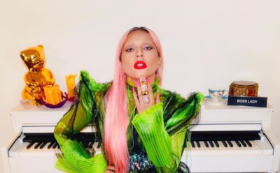 Леди Гага показала, как с криками принимает ванну со льдом