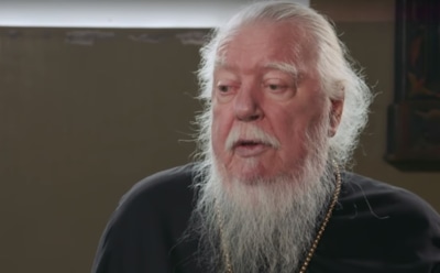 Протоиерей Смирнов заявил, что девочкам не нужно ходить в школу