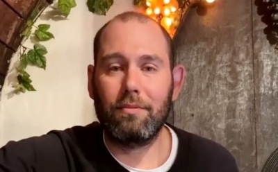 Слепаков посвятил женщинам на 8 марта песню с ругательствами