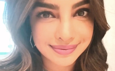 На обложке глянца у Приянки Чопры обнаружилась «третья нога»