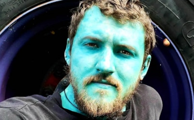 26-летний канадец забил татуировками все тело в голубой цвет