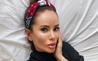 «Охватила синяя болезнь»: Айза рассказала о новых татуировках