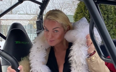 Волочкова защищается от коронавируса в ледяной купели