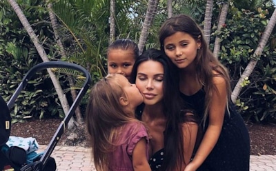 «Душа горит адским пламенем»: Самойлова не может вернуться в Россию