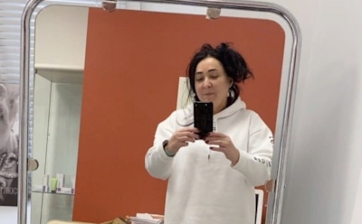 Лолита собралась на «пластику» и оценила силиконовые импланты