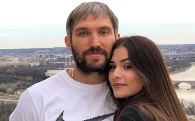 Беременная Шубская и Овечкин устроили фотосессию на пляже