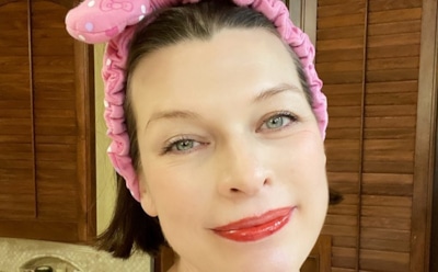 Милла Йовович поделилась трогательным видео с 2-месячной дочкой