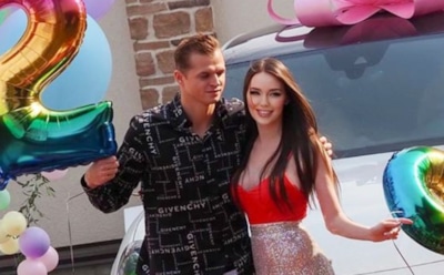 Тарасов подарил Костенко шикарную машину