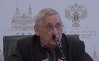 81-летнего историка РАН избили в очереди в аптеке