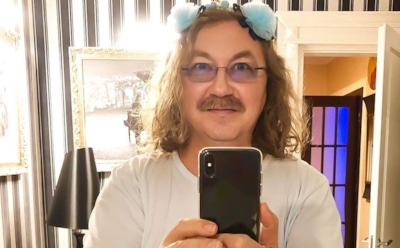 Игорь Николаев показал фото в инвалидном кресле