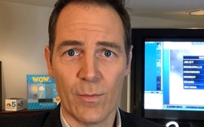 Американский телеведущий на «удаленке» попал в эфир без штанов