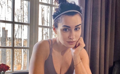 Обвиненная в «лютом фотошопе» Канделаки показала фото без ретуши