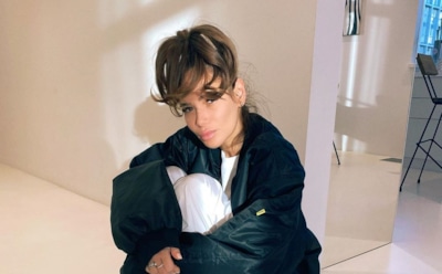 Айза Анохина рассказала о многократной «пластике» бюста