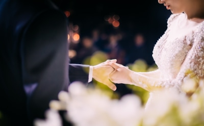 Звезды, которые сыграли свадьбу в 2020 году