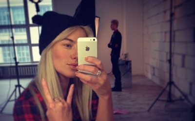 Экс-солистка «Блестящих» Анна Дубовицкая побрилась налысо