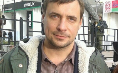 Евгений Цыганов показал, как сыновья играют в футбол во время карантина