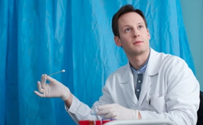 Один Байрон: чем сегодня занимается Фил из «Интернов»