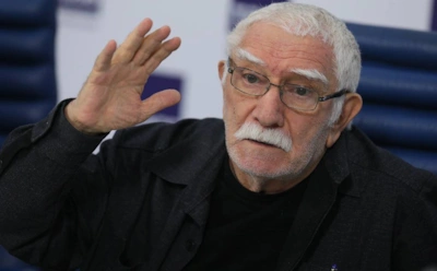 Знаменитые мужчины за 60, которые обзавелись молодыми любовницами