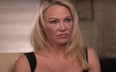 Памела Андерсон занялась производством сумок из яблок