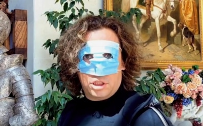 Галкин выпустил «Гимн самоизоляции», снявшись в образе Бэтмена