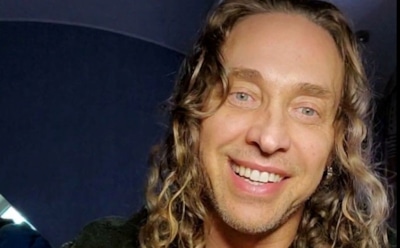 Таксисты предложили работу Тарзану и Королевой после жалобы на безденежье