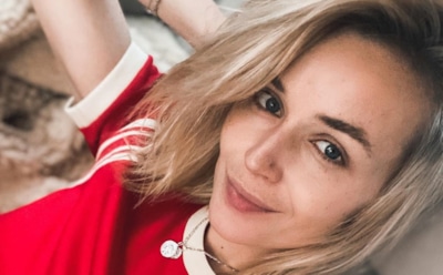 Гагарина разрешила 3-летней дочери порисовать у нее на лице