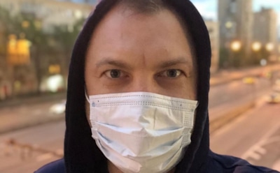 У Евгения Попова умер дед, заразившийся COVID-19