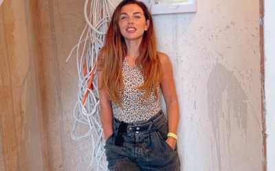 Ради двух ипотек Анна Седокова продала бриллиантовые кресты