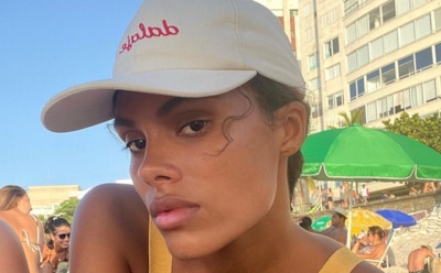 Тина Кунаки повторила образ своей мамы во время беременности