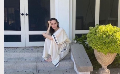 Анджелину Джоли в халате снял для «глянца» ее 11-летний сын