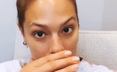 Эшли Грэм показала зуб, сломанный маминым печеньем