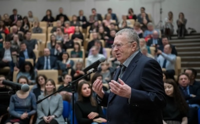 Жириновский предложил заменить новогодние каникулы отпуском