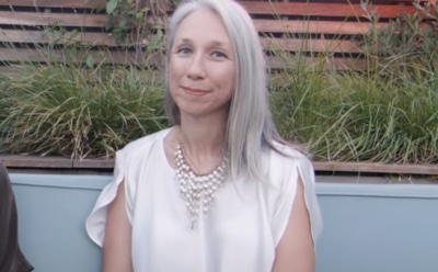 Возлюбленная Киану Ривза подала в суд на его одержимую фанатку