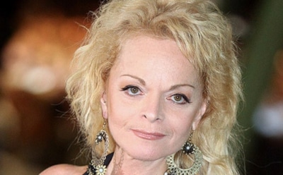 В Сети обсуждают будничный образ Ларисы Долиной