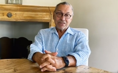 82-летний Андрей Кончаловский решил сесть на шпагат