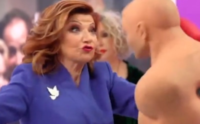 Степаненко поколотила манекен и пожелала Петросяну здоровья