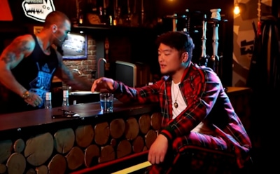 Анатолий Цой рассказал, как в угаре тушил об официантов сигареты