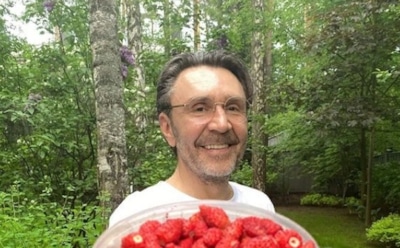 Шнурова озаботила несовместимость вакцины от коронавируса с алкоголем