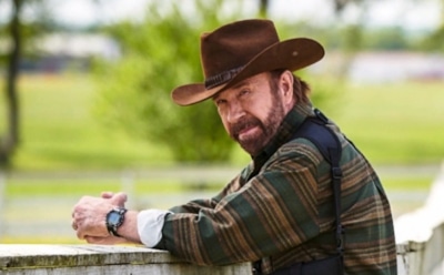 Чак Норрис пригрозил, что заставит Лукашенко плакать