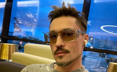 «Как папа римский»: Билан вышел на балкон к фанатам