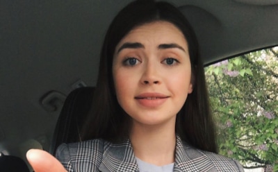 Модель-фаворитка Лукашенко извинилась перед избитыми демонстрантами