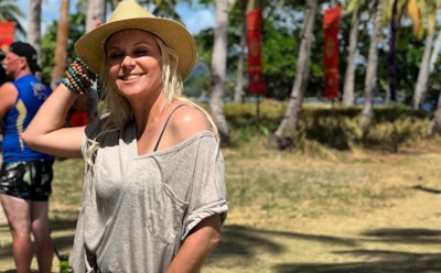 Яна Троянова объяснила, почему не хочет спасать пьющего мужа