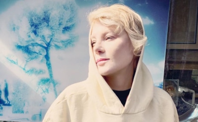 Рената Литвинова поздравила Земфиру с 44-летием одной из первых