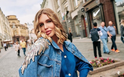 «Как козу»: Адель Сергеенкова отвела дочь в школу за волосы