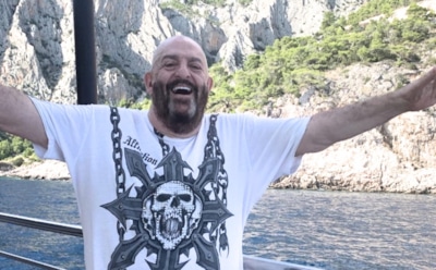 Шуфутинский ответил на запрет мемов про 3 сентября во «ВКонтакте»