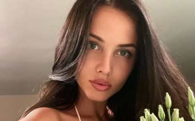 Поклонники заметили отсутствие обручального кольца у Решетовой