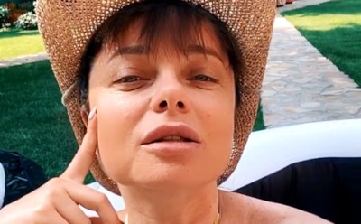 Наташу Королеву обвинили в подражании Бузовой и увеличении губ